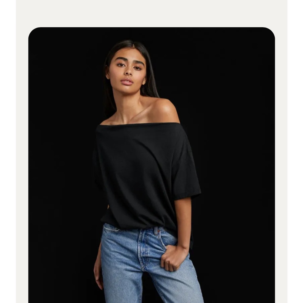 NUUDS Off the Shoulder Tee